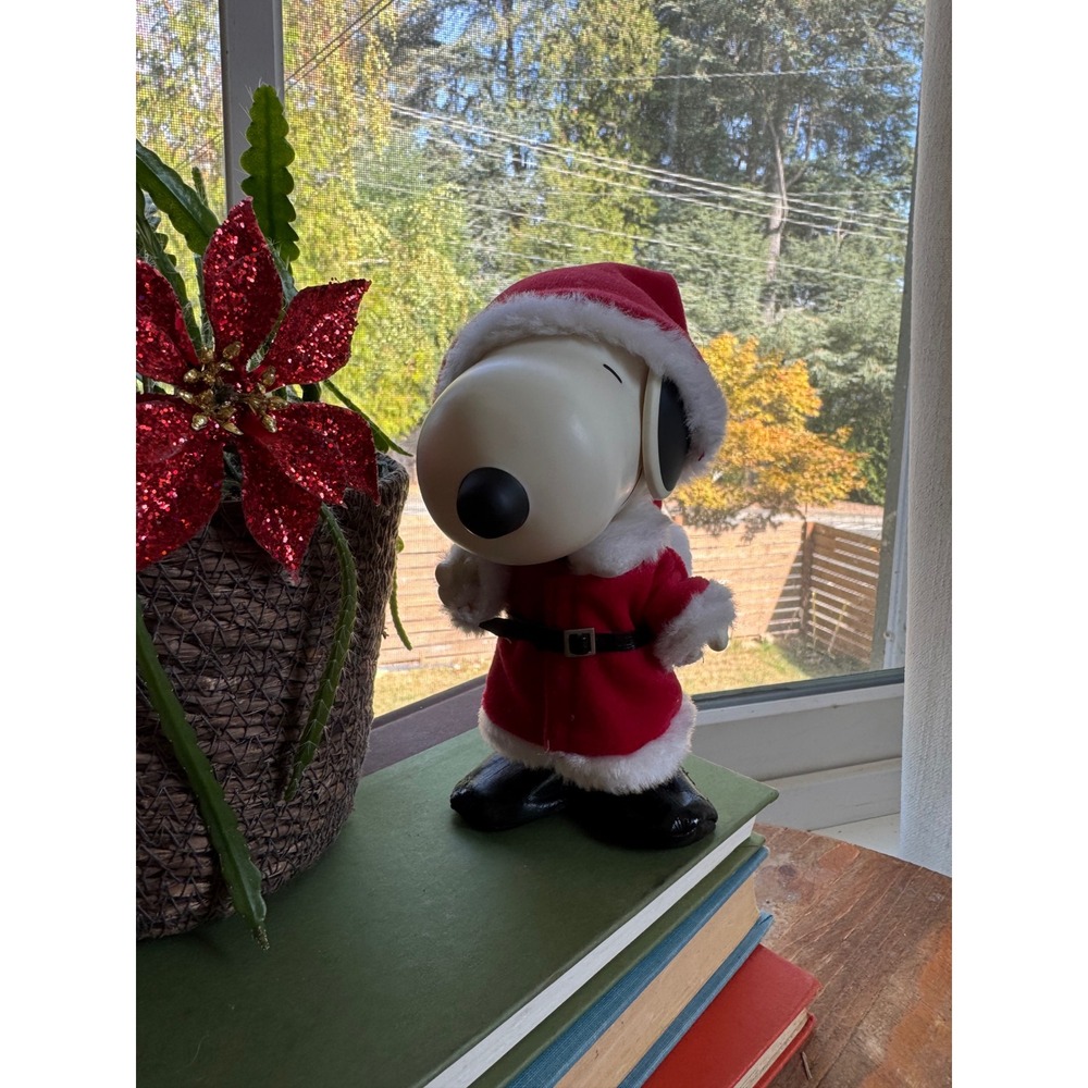 Vintage Snoopy Peanuts Santa Claus Christmas Figure Red White 8.5in